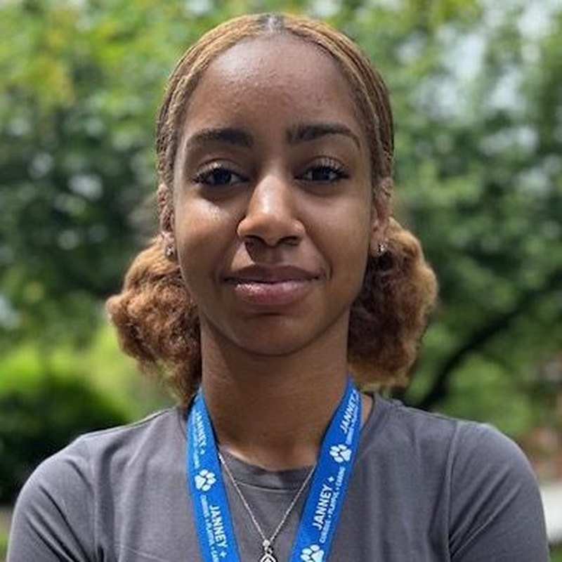 Headshot of Jamaya Miller